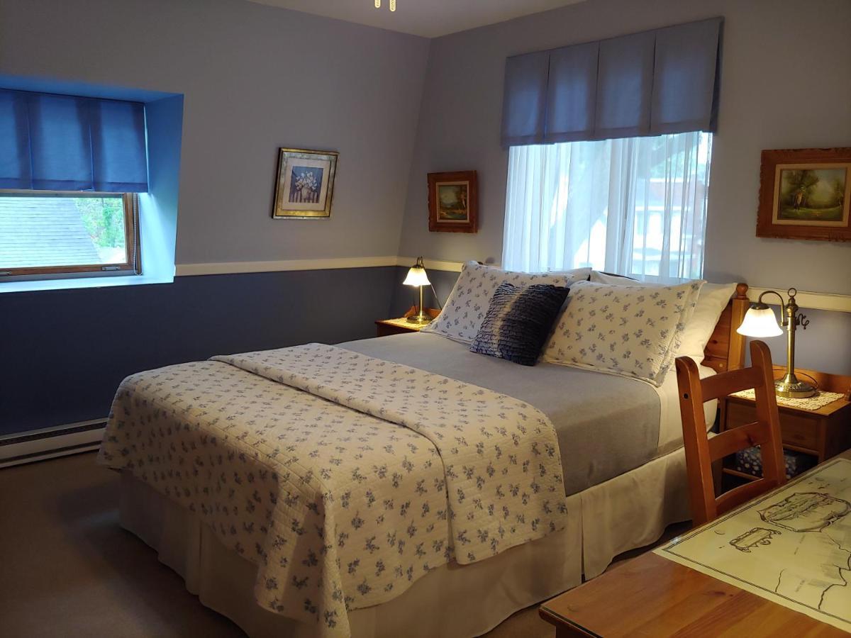 3 Bedrooms 3 Beds Near Metro -2 Parking Free Μόντρεαλ Εξωτερικό φωτογραφία