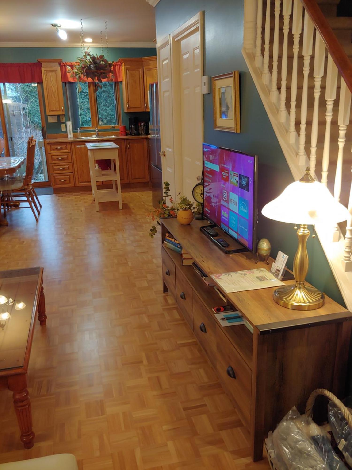 3 Bedrooms 3 Beds Near Metro -2 Parking Free Μόντρεαλ Εξωτερικό φωτογραφία