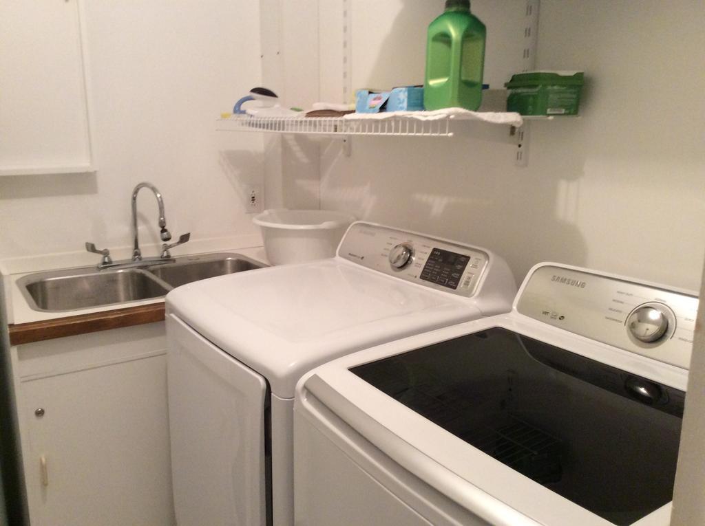3 Bedrooms 3 Beds Near Metro -2 Parking Free Μόντρεαλ Εξωτερικό φωτογραφία
